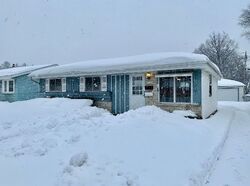  N 49th St
