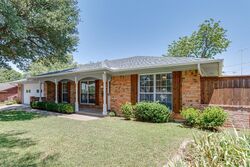  Rolling Hills Dr