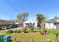 E Lindsay St