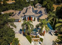  E Cerro Vista Dr