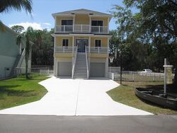  Oak Leaf Ln