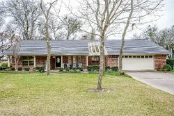  Fairway Dr