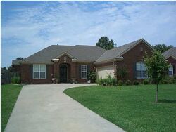  Crestwood Ln
