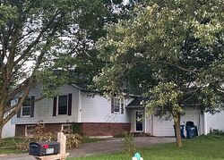  E 21st St