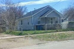  E 26th St