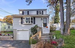  Lynbrook Dr