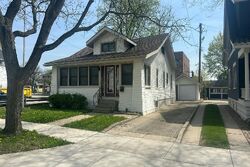  Oak St