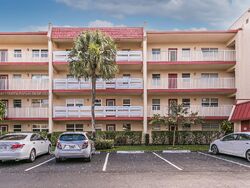  Country Club Dr Apt 4