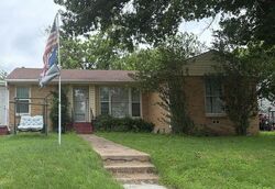  Glen Eden Dr