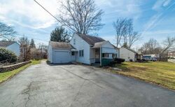  Lakeview Dr
