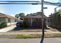  Mott Ave