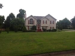  Hunters Pointe Ct