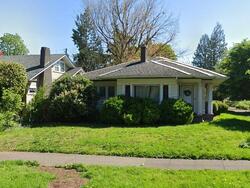  Ne Mallory Ave