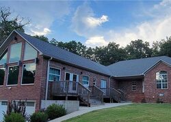  Hendrix Cir