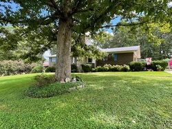  Crestwood Dr
