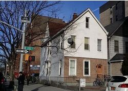  E 202nd St