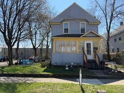  E Belmont St
