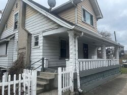  W 29th St