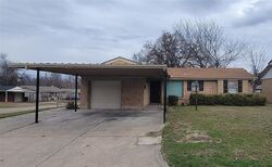  Parkwoods Ter