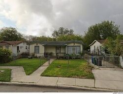  W Poplar St