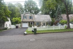  Lincoln Dr
