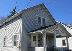  Lyon St