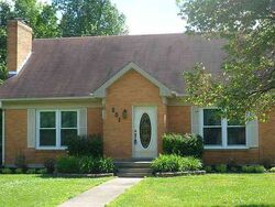  S Hillcrest Dr