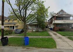  E 142nd St