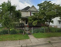  31st St
