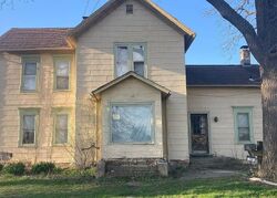  W Commercial Ave