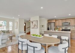  Riverview St