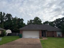  Red Oak Cv