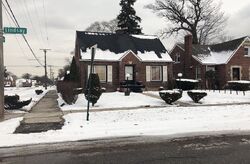 Lindsay St