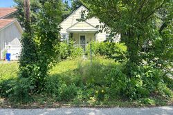  Woodside Ave