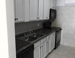  Hewitt Ave Apt 101