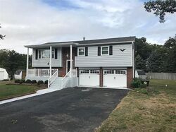  W 932 N