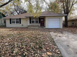  S Locust Dr