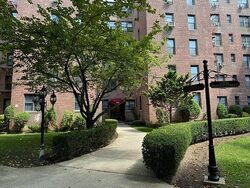  Plumb 1st St Apt 5s