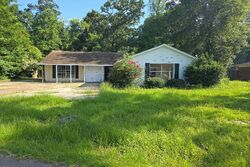  Meadowbrook Dr