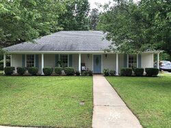  Azalea Cir