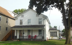  W Main St