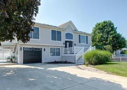  Riviera Dr
