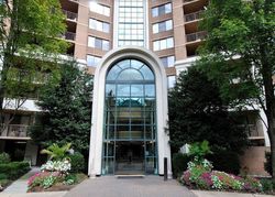  Grosvenor Pl Apt 2006