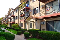  N East River Rd Unit 