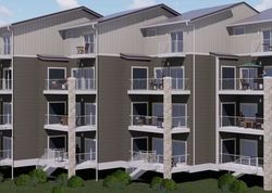  Ervendberg Ave # 305