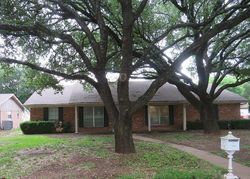  Greenbriar Ln